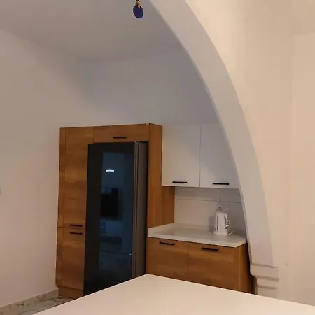 Girne, Lapta'da Deniz Ve Dag Manzarali *